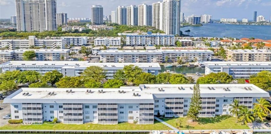 Condo à North Miami Beach, Floride, 1 chambre № 1865432