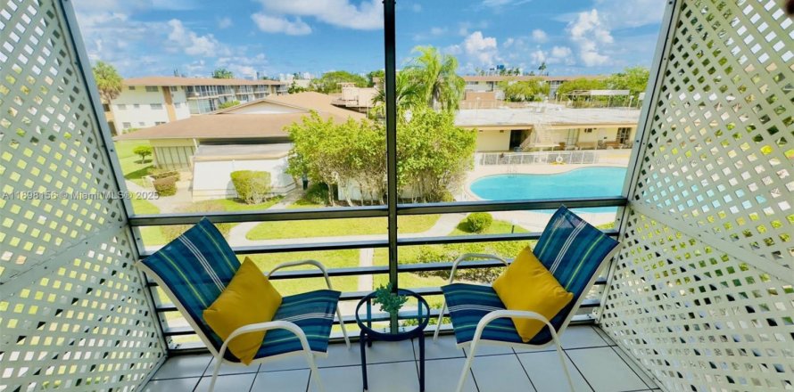 Condominio en Miami, Florida, 1 dormitorio № 1949877