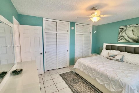 Condominio en venta en Miami, Florida, 1 dormitorio, 63.92 m2 № 1949877 - foto 24