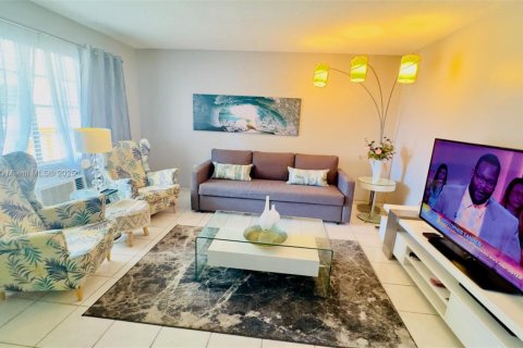 Condominio en venta en Miami, Florida, 1 dormitorio, 63.92 m2 № 1949877 - foto 6
