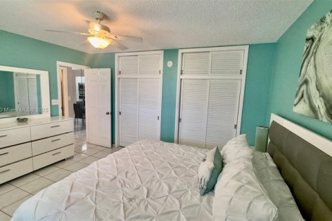 Condominio en venta en Miami, Florida, 1 dormitorio, 63.92 m2 № 1949877 - foto 26