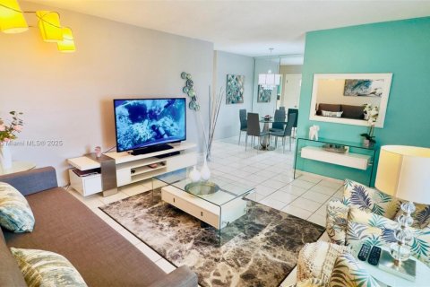 Condominio en venta en Miami, Florida, 1 dormitorio, 63.92 m2 № 1949877 - foto 5