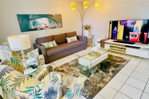 Condominio en venta en Miami, Florida, 1 dormitorio, 63.92 m2 № 1949877 - foto 8