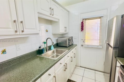 Condominio en venta en Miami, Florida, 1 dormitorio, 63.92 m2 № 1949877 - foto 18