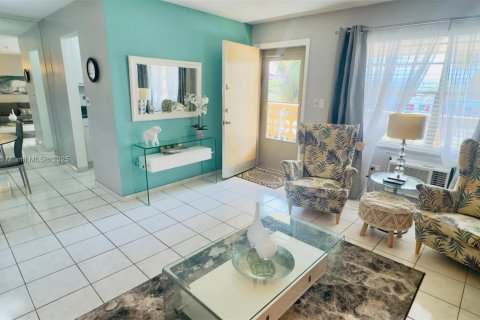Condominio en venta en Miami, Florida, 1 dormitorio, 63.92 m2 № 1949877 - foto 9