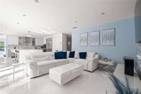 Villa ou maison à vendre à Palmetto Bay, Floride: 4 chambres, 284.47 m2 № 2069581 - photo 17