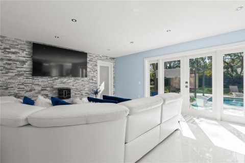 Villa ou maison à vendre à Palmetto Bay, Floride: 4 chambres, 284.47 m2 № 2069581 - photo 18
