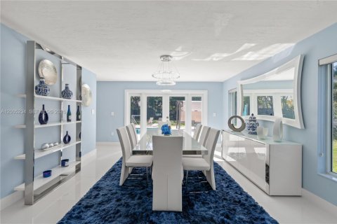 Villa ou maison à vendre à Palmetto Bay, Floride: 4 chambres, 284.47 m2 № 2069581 - photo 12