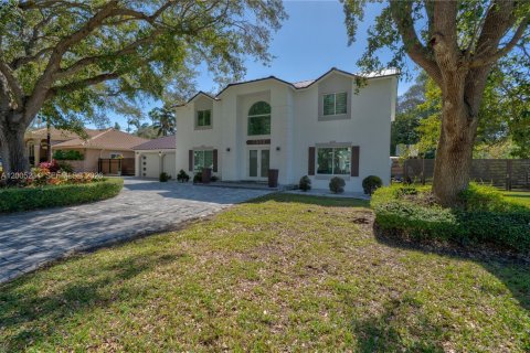 House in Palmetto Bay, Florida 4 bedrooms, 284.47 sq.m. № 2069581 - photo 3