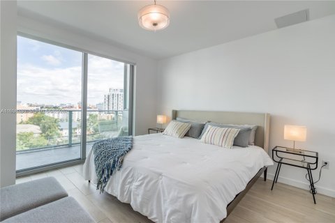 Copropriété à louer à Miami, Floride: 2 chambres, 73.95 m2 № 1995977 - photo 3