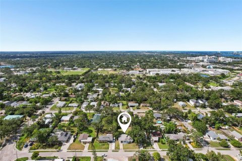 House in Sarasota, Florida 2 bedrooms, 94.76 sq.m. № 1827247 - photo 21