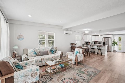 House in Sarasota, Florida 2 bedrooms, 94.76 sq.m. № 1827247 - photo 2