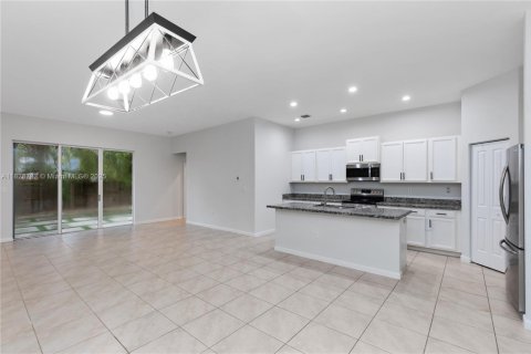 Купить виллу или дом в Хомстед, Флорида 5 спален, 296.08м2, № 1802734 - фото 3
