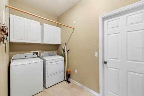 Casa en venta en Kissimmee, Florida, 2 dormitorios, 189.33 m2 № 1901570 - foto 28