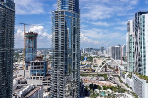 Condominio en alquiler en Miami, Florida, 1 dormitorio, 68.75 m2 № 2012886 - foto 27