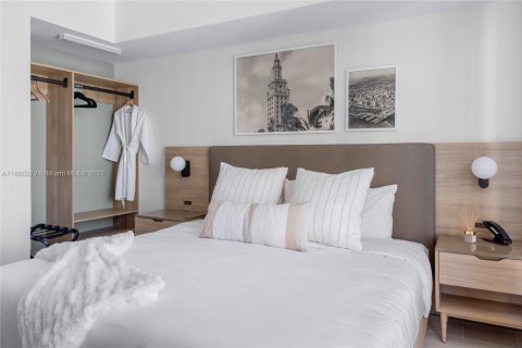 Condominio en alquiler en Miami, Florida, 1 dormitorio, 68.75 m2 № 2012886 - foto 12