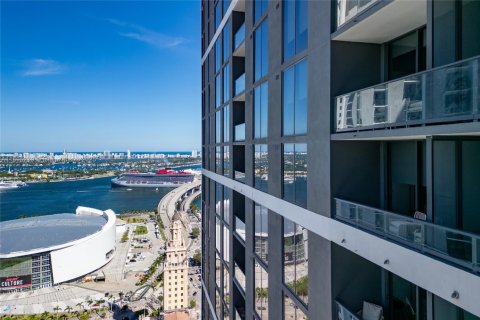 Condominio en alquiler en Miami, Florida, 1 dormitorio, 68.75 m2 № 2012886 - foto 28