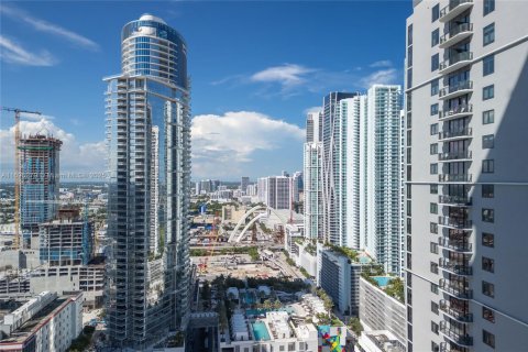 Condominio en alquiler en Miami, Florida, 1 dormitorio, 68.75 m2 № 2012886 - foto 29