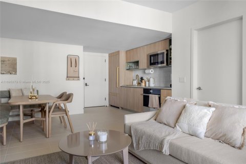 Condominio en alquiler en Miami, Florida, 1 dormitorio, 68.75 m2 № 2012886 - foto 5