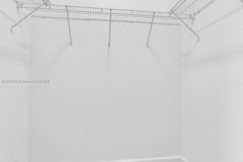 Townhouse in Miami, Florida 3 bedrooms, 137.77 sq.m. № 2013016 - photo 20