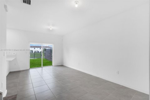Townhouse in Miami, Florida 3 bedrooms, 137.77 sq.m. № 2013016 - photo 7