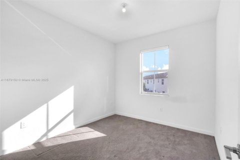 Townhouse in Miami, Florida 3 bedrooms, 137.77 sq.m. № 2013016 - photo 24