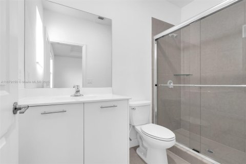 Townhouse in Miami, Florida 3 bedrooms, 137.77 sq.m. № 2013016 - photo 19