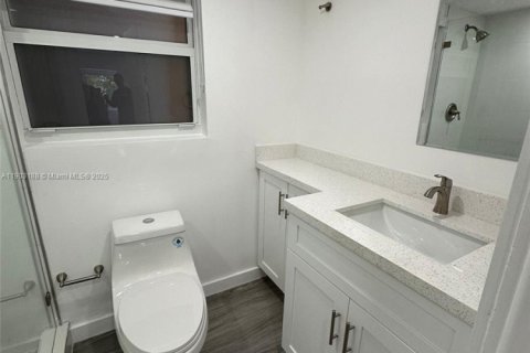 Condo in Miami, Florida, 2 bedrooms  № 1956442 - photo 16