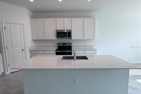 Villa ou maison à vendre à Kissimmee, Floride: 4 chambres, 216.83 m2 № 2284381 - photo 12