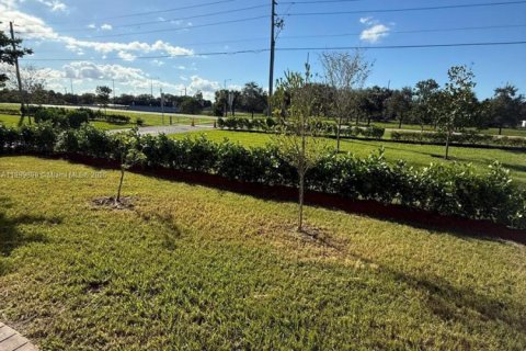Casa en alquiler en Davie, Florida, 5 dormitorios, 376.63 m2 № 1952043 - foto 17