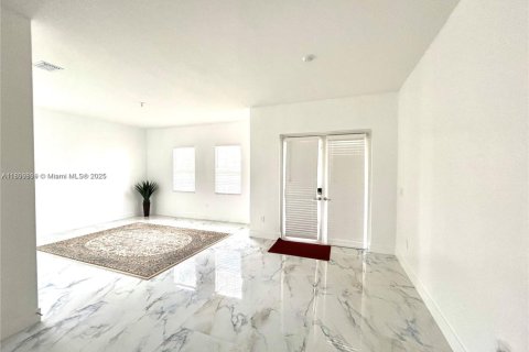 Casa en alquiler en Davie, Florida, 5 dormitorios, 376.63 m2 № 1952043 - foto 5