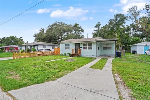 House in Saint Petersburg, Florida 3 bedrooms, 97.18 sq.m. № 2273070 - photo 2