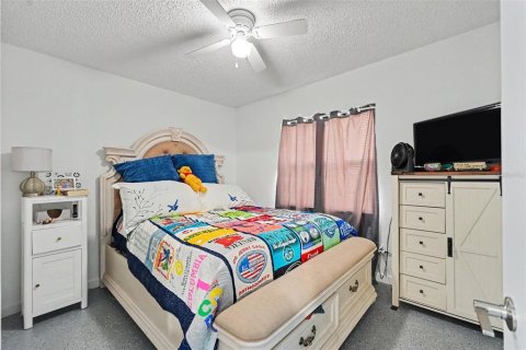 House in Saint Petersburg, Florida 3 bedrooms, 97.18 sq.m. № 2273070 - photo 15