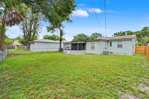 House in Saint Petersburg, Florida 3 bedrooms, 97.18 sq.m. № 2273070 - photo 20