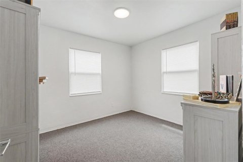 House in Saint Petersburg, Florida 3 bedrooms, 97.18 sq.m. № 2273070 - photo 10