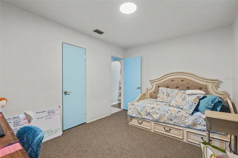 House in Saint Petersburg, Florida 3 bedrooms, 97.18 sq.m. № 2273070 - photo 13