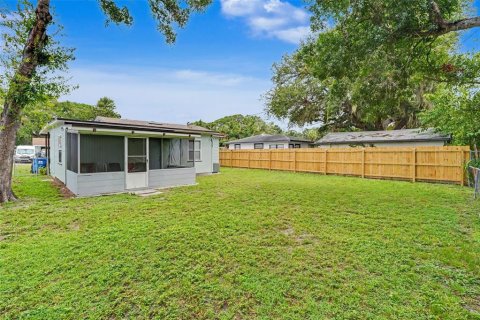 House in Saint Petersburg, Florida 3 bedrooms, 97.18 sq.m. № 2273070 - photo 21