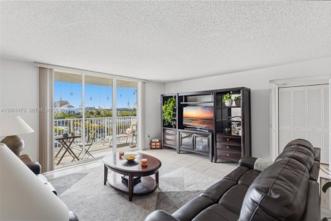 Condo in Aventura, Florida, 2 bedrooms № 2145675 - photo 20