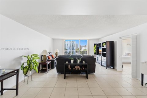 Condo in Aventura, Florida, 2 bedrooms № 2145675 - photo 28
