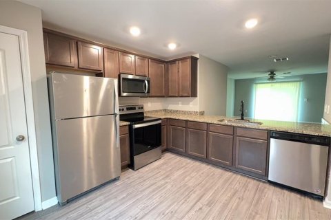 Casa en alquiler en Palm Coast, Florida, 3 dormitorios, 117.99 m2 № 1912763 - foto 2