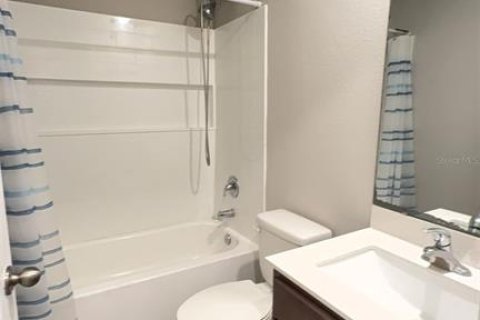 Casa en alquiler en Palm Coast, Florida, 3 dormitorios, 117.99 m2 № 1912763 - foto 13