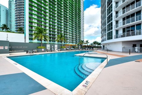 Condo in Miami, Florida, 1 bedroom  № 2012092 - photo 8