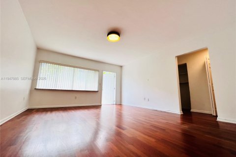 Снять в аренду квартиру в Майами-Бич, Флорида 1 спальня, 65.03м2, № 2003969 - фото 11