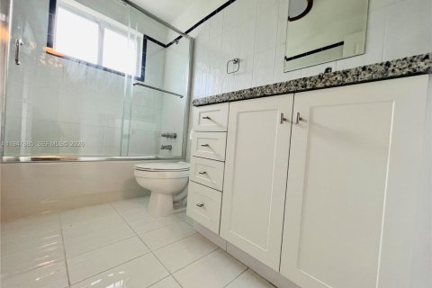 Снять в аренду квартиру в Майами-Бич, Флорида 1 спальня, 65.03м2, № 2003969 - фото 18