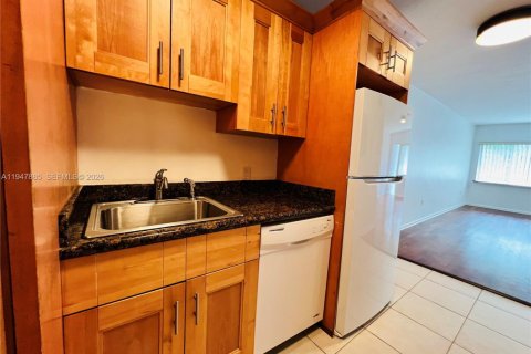 Снять в аренду квартиру в Майами-Бич, Флорида 1 спальня, 65.03м2, № 2003969 - фото 7