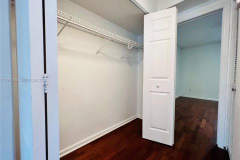 Снять в аренду квартиру в Майами-Бич, Флорида 1 спальня, 65.03м2, № 2003969 - фото 15