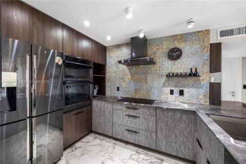 Copropriété à vendre à Aventura, Floride: 2 chambres, 121.98 m2 № 1976275 - photo 4