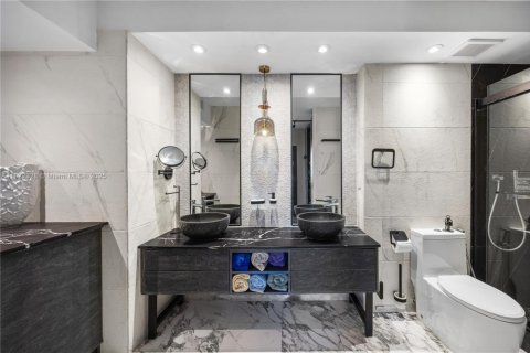 Copropriété à vendre à Aventura, Floride: 2 chambres, 121.98 m2 № 1976275 - photo 15