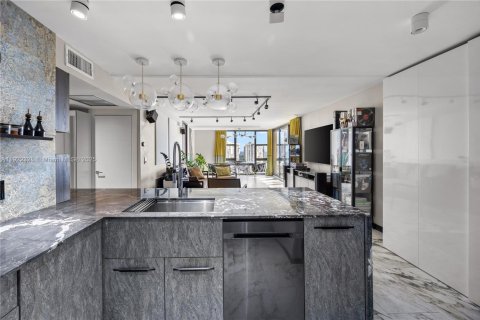 Copropriété à vendre à Aventura, Floride: 2 chambres, 121.98 m2 № 1976275 - photo 6