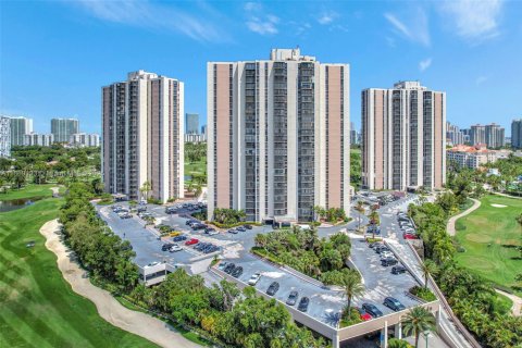 Condo in Aventura, Florida, 2 bedrooms  № 1896655 - photo 7